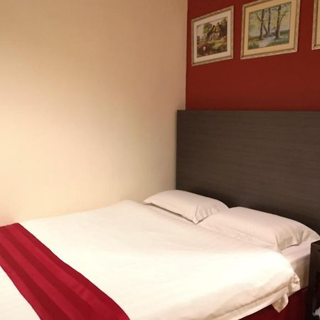 Oyo 89908 Hotel Kensington 산다칸 외부 사진